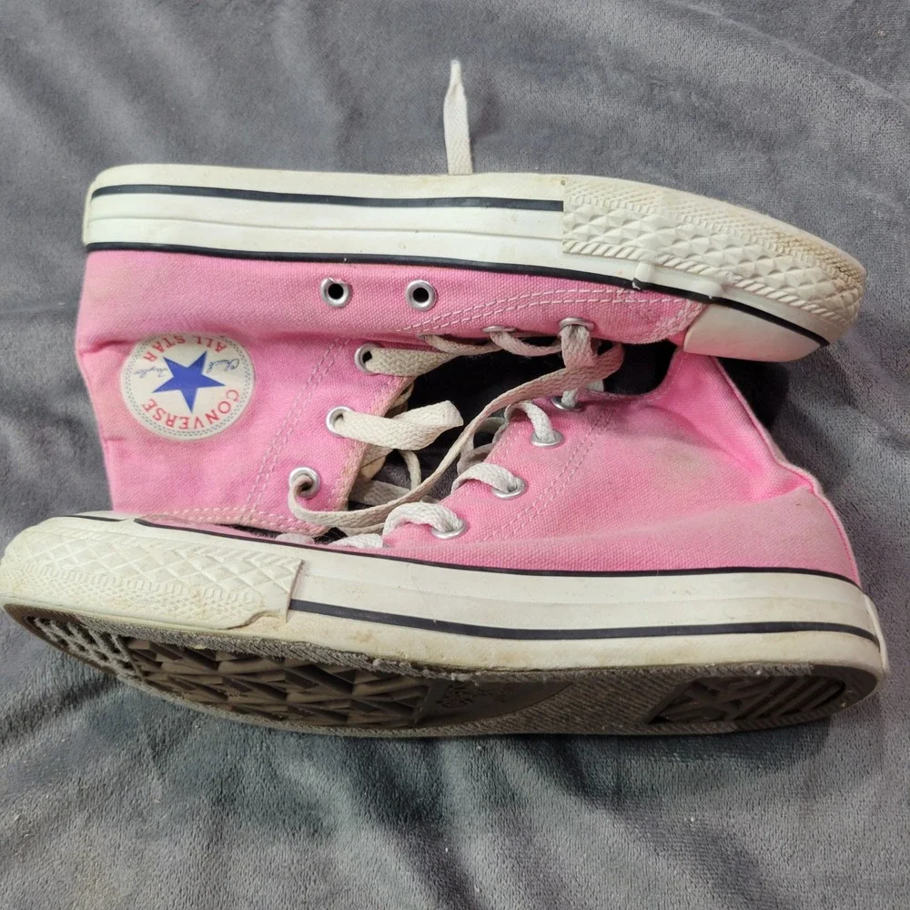 Converse All Star Chuck Taylor Pink High Top Sneakers Kids‎ Size 1.5 Youth